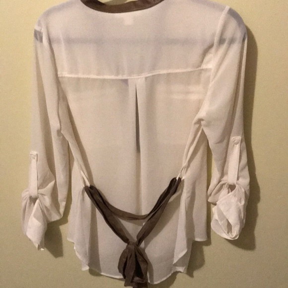 Clothes - Picture 2 of 3